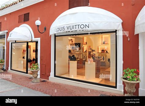 capri immagini centro negozi louis vuitton|louis vuitton capri italy.